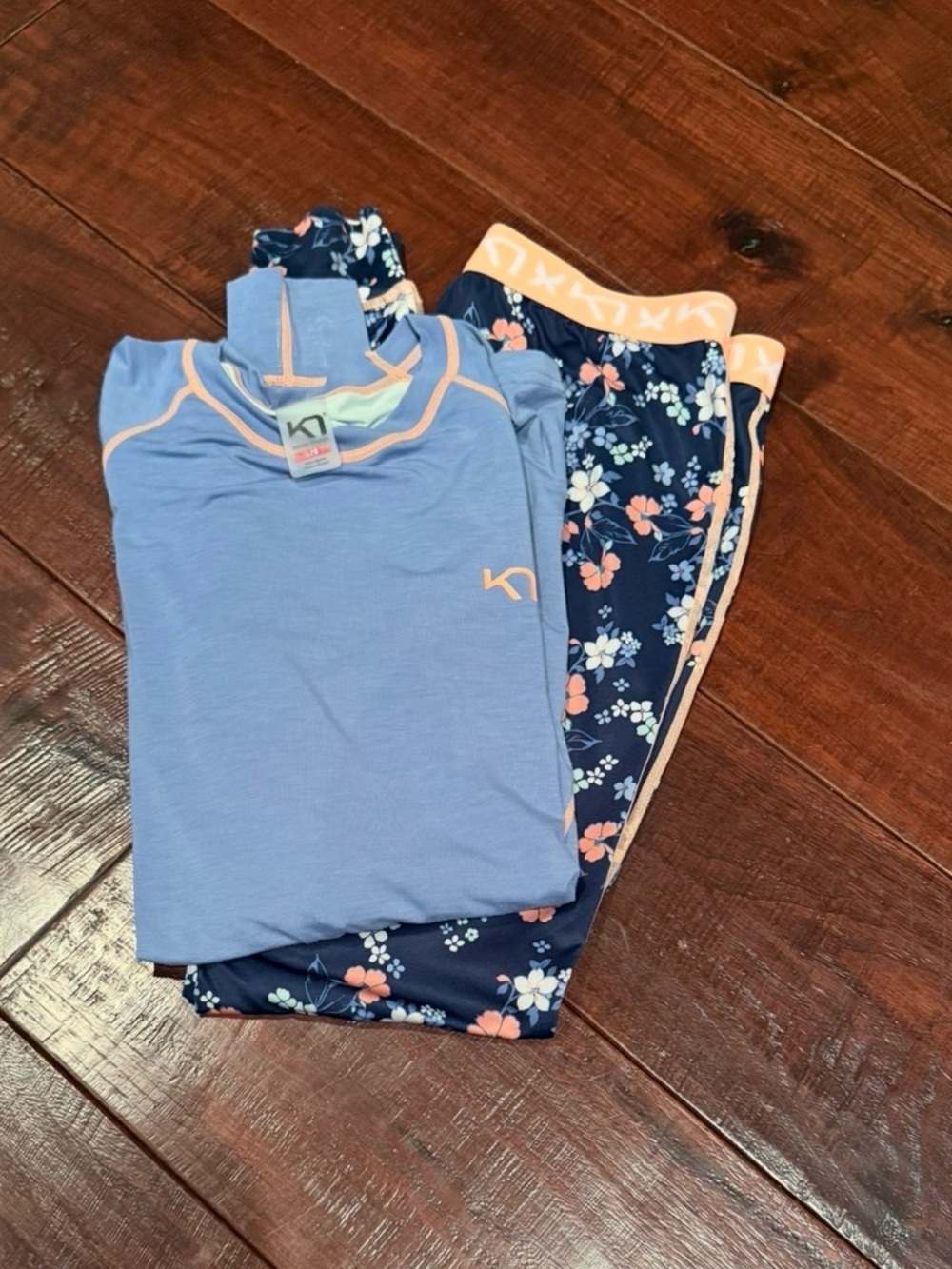 Kari Traa Women’s Blue Floral Long-Sleeve Base Layer Set